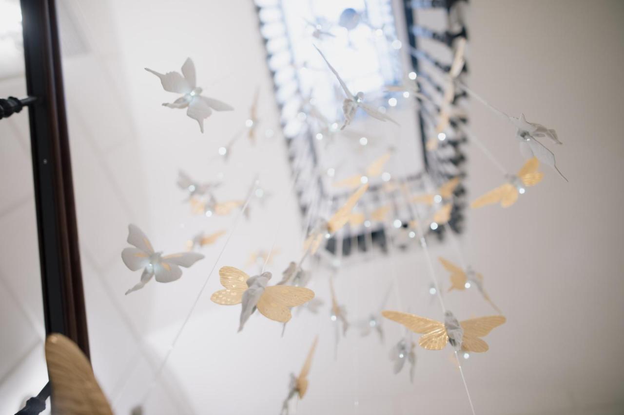 Myr Palacio Vallier Valencia Buitenkant foto Butterfly light