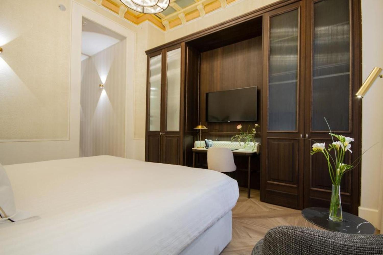 Myr Palacio Vallier Valencia Buitenkant foto A room at the hotel