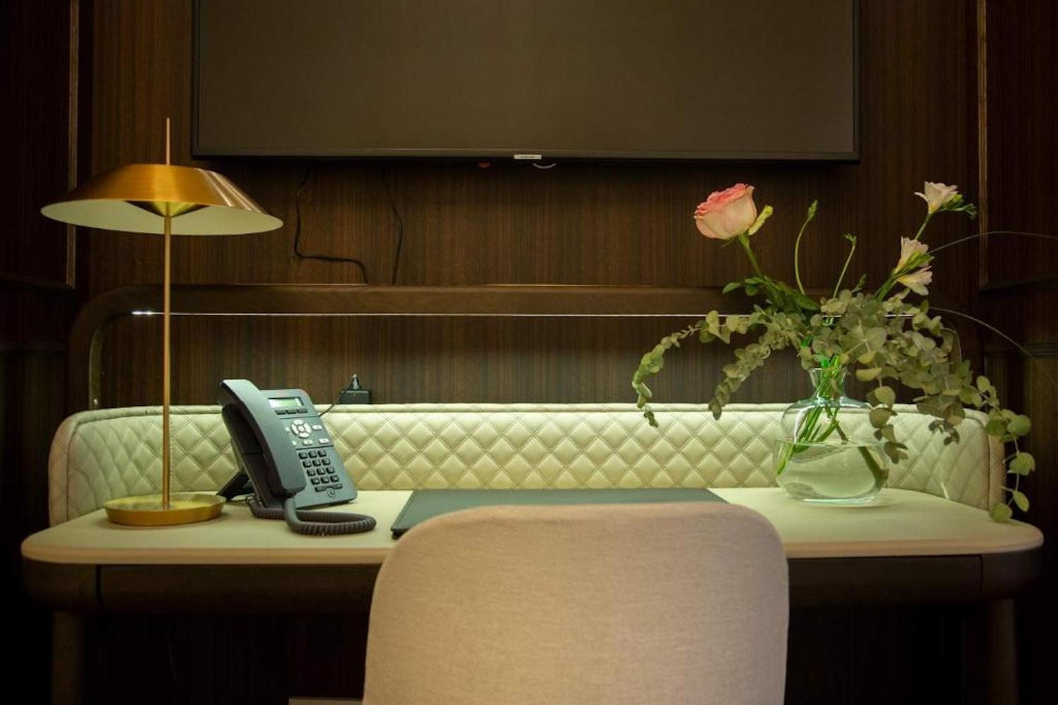 Myr Palacio Vallier Valencia Buitenkant foto A room at the hotel
