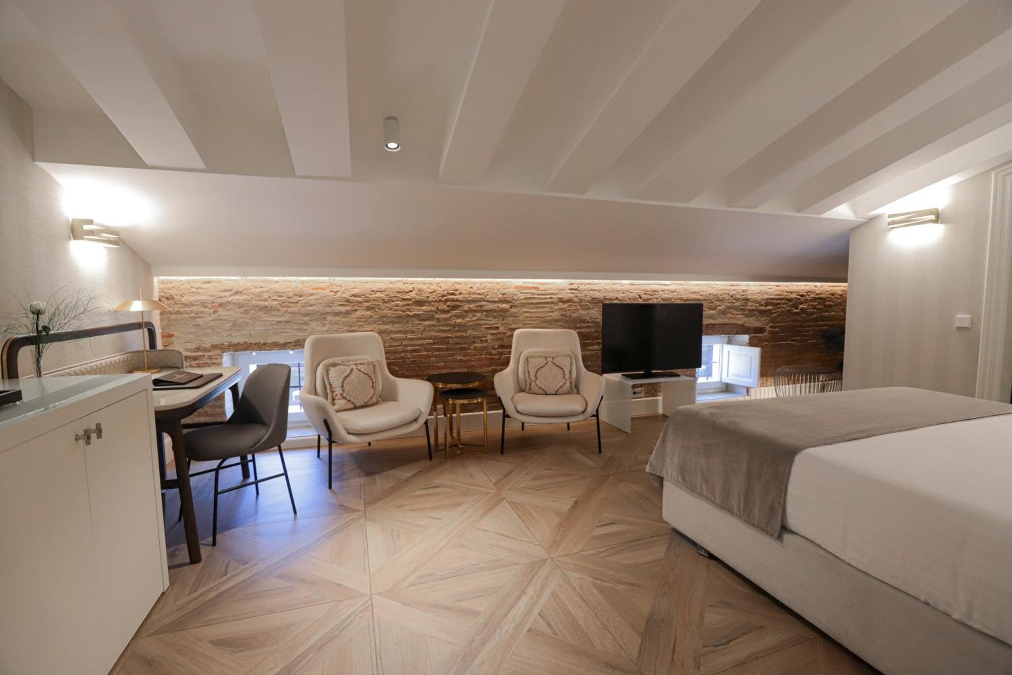 Myr Palacio Vallier Valencia Buitenkant foto A room at the hotel