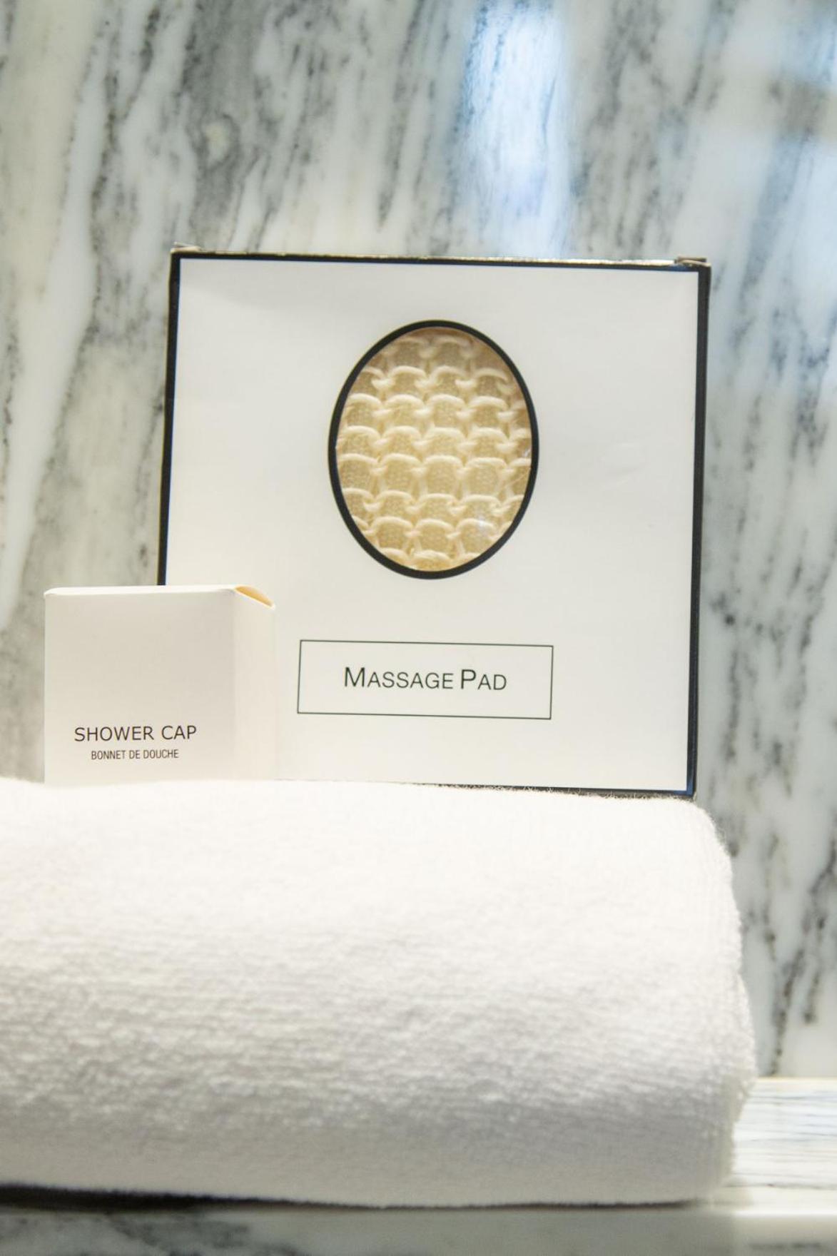 Myr Palacio Vallier Valencia Kamer foto Shower cap and massage pad