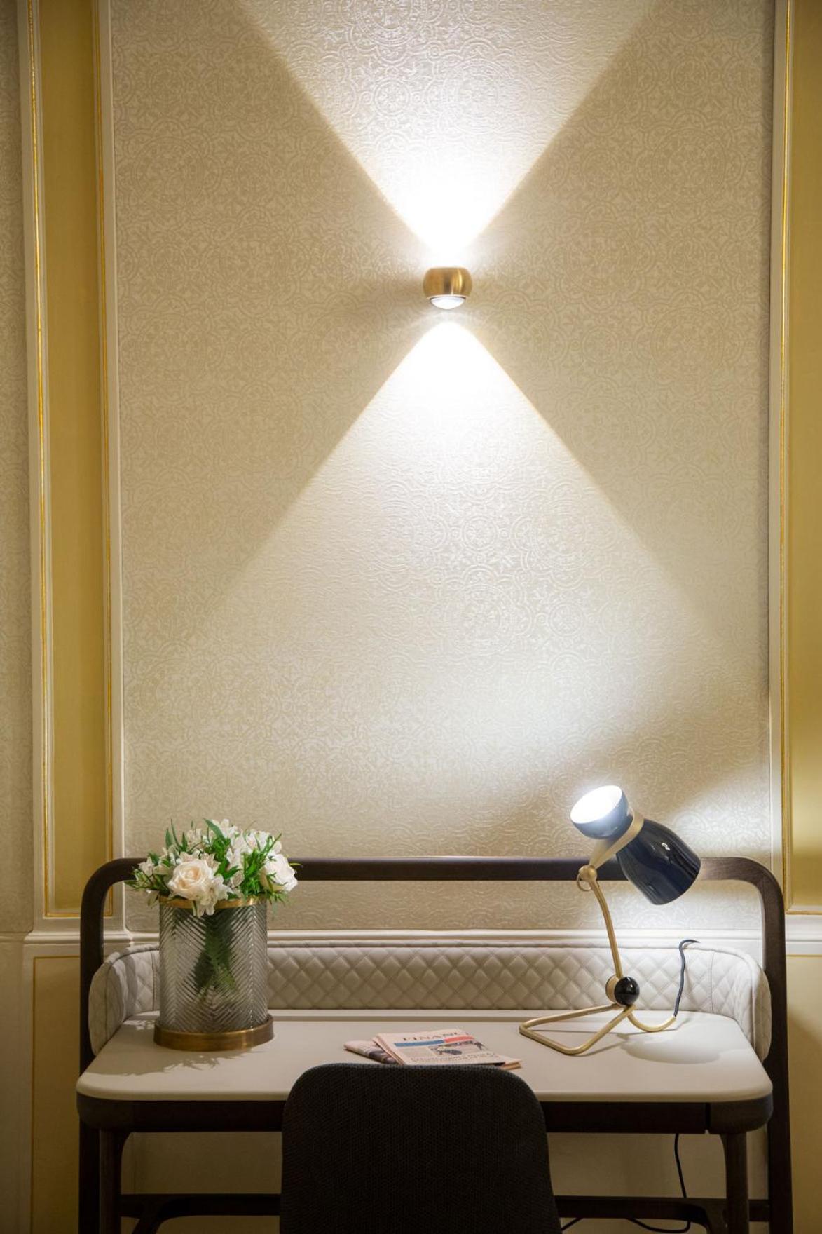 Myr Palacio Vallier Valencia Kamer foto A spotlight