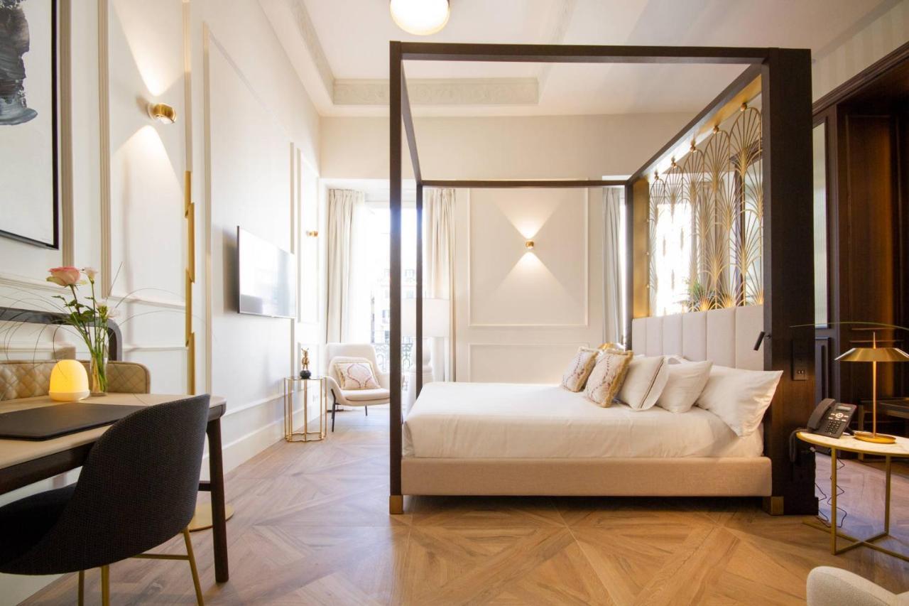 Myr Palacio Vallier Valencia Buitenkant foto A room at the hotel