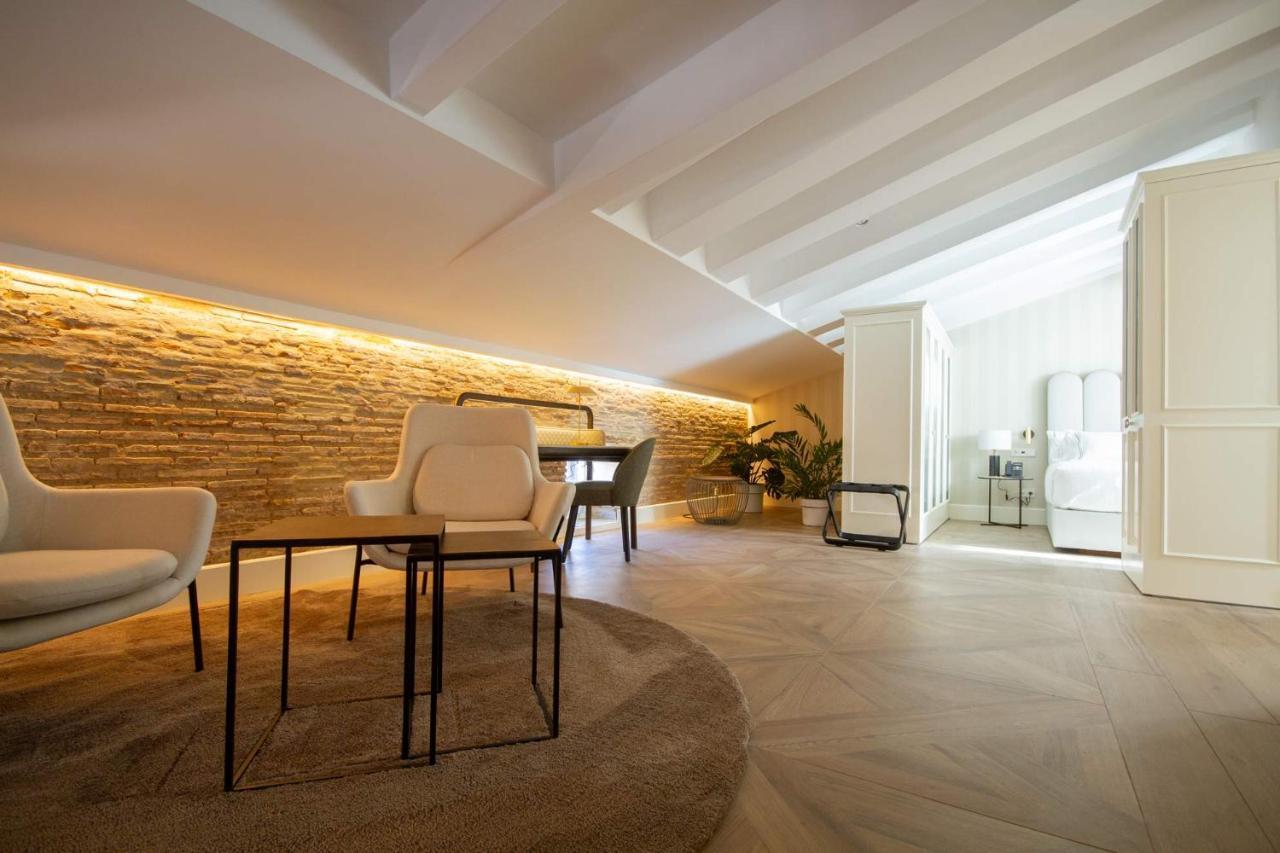 Myr Palacio Vallier Valencia Buitenkant foto Interior of the hotel